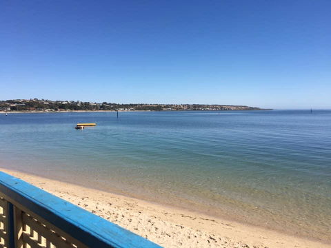 Crystal Blue Apartment - Accommodation Melbourne 12