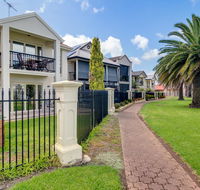 Port Adelaide Harbourside House - Accommodation Melbourne