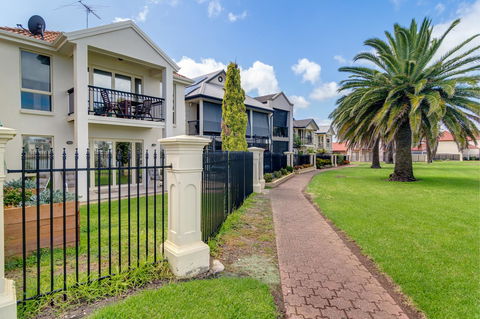 Port Adelaide Harbourside House - Melbourne 4u 0