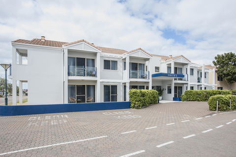 Marina Hotel - Melbourne 4u 19