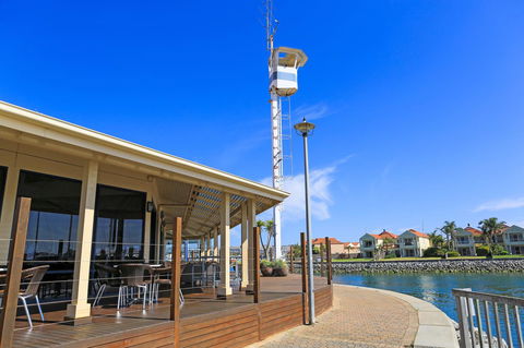 Marina Hotel - Melbourne 4u 36