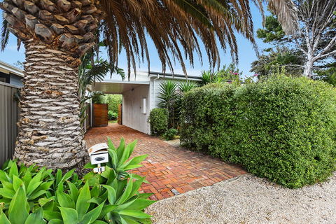 Ainslie Roberts Drive Retreat - Accommodation Melbourne 13