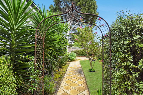 Ainslie Roberts Drive Retreat - Accommodation Melbourne 15