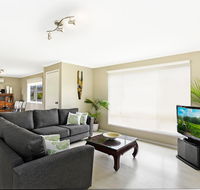 Ainslie Roberts Drive Retreat - Accommodation Melbourne
