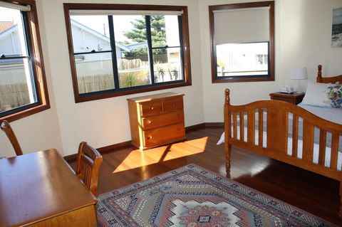 Serenity On Narrabeen Beach - 1Bdr Beachside Retreat - Accommodation Melbourne 3