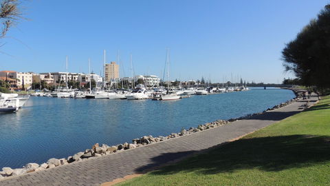 Glenelg - Marina Retreat - Melbourne 4u 2