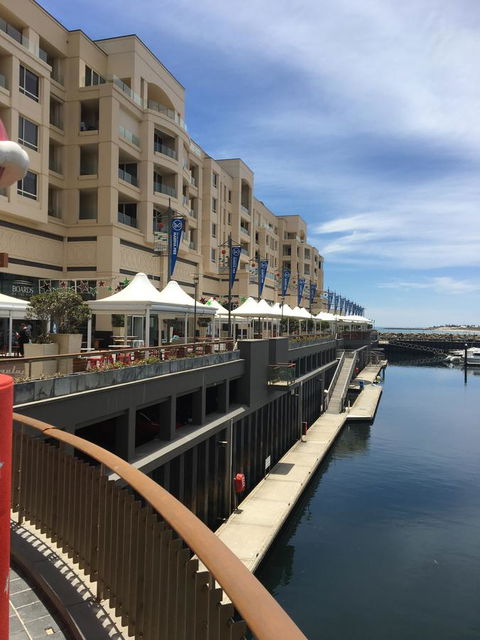 Glenelg Beach Studio - Melbourne 4u 3