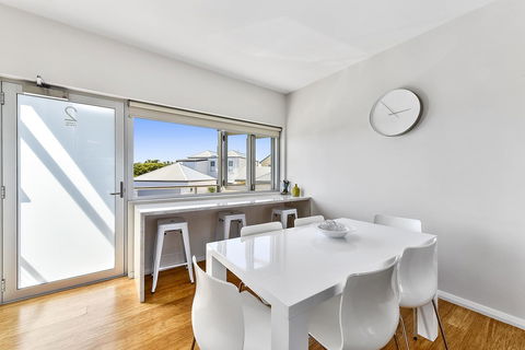 Aloha Waterfront Properties - Accommodation Melbourne 24