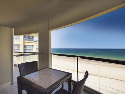 Oaks Glenelg Plaza Pier Suites - Accommodation Melbourne 4