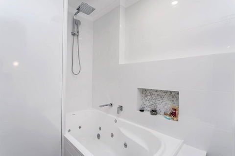 Heart Of Glenelg BnB - Accommodation Melbourne 4
