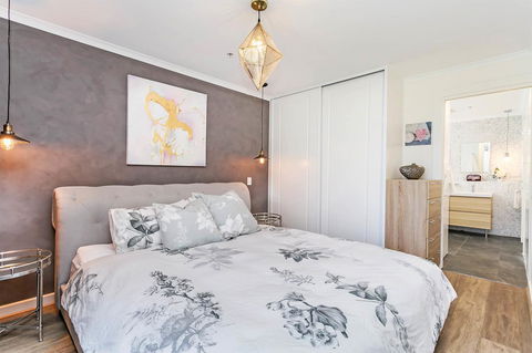 Heart Of Glenelg BnB - Accommodation Melbourne 1