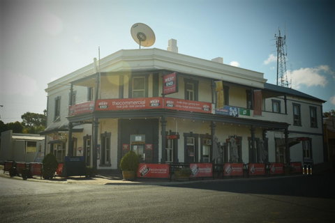 Commercial Hotel Morgan - Accommodation Melbourne 0