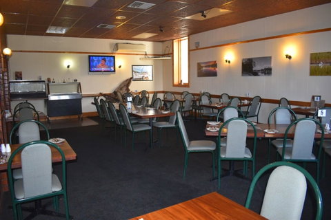 Commercial Hotel Morgan - Accommodation Melbourne 7