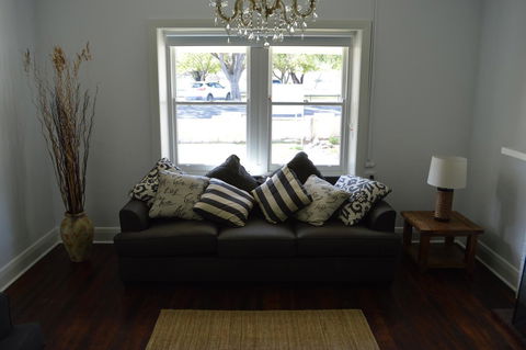 Two Cow Cottage Bed & Breakfast - Accommodation Melbourne 14