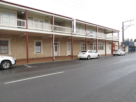 Smugglers Inn Studio Apartments - Melbourne 4u 10
