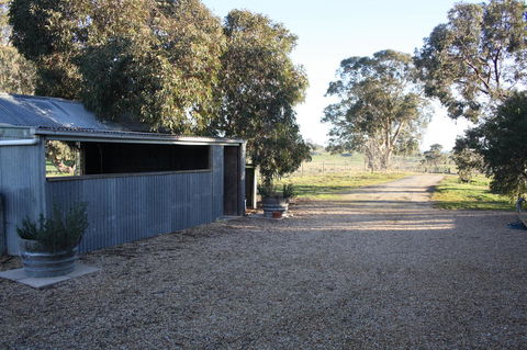 Rabbiters Hut - Accommodation Melbourne 8