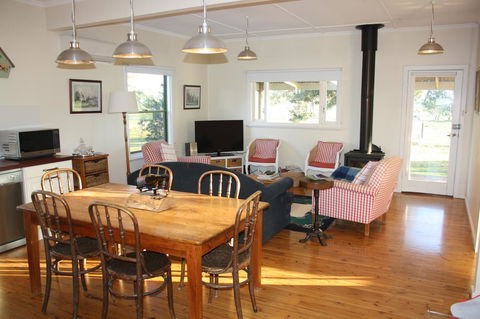 Rabbiters Hut - Accommodation Melbourne 6
