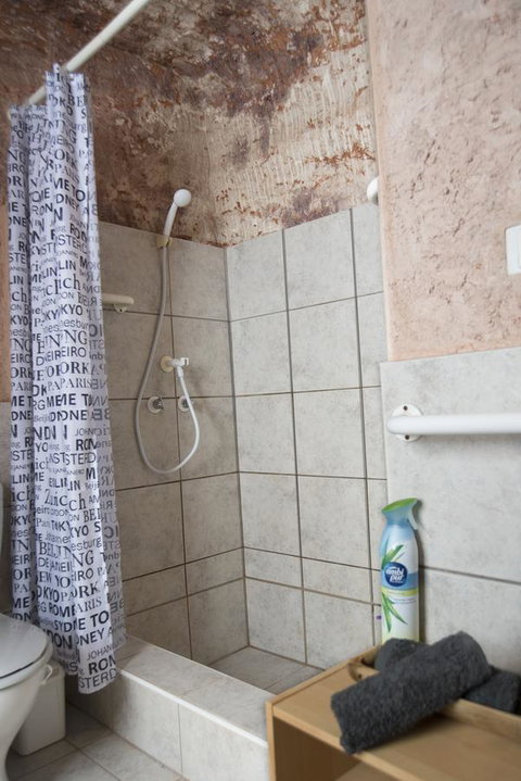 Ali\'s Underground Studio - Accommodation Melbourne 11