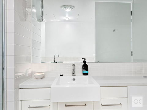 Breeze Beachfront Apartment - Melbourne 4u 36