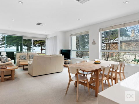 Breeze Beachfront Apartment - Melbourne 4u 19