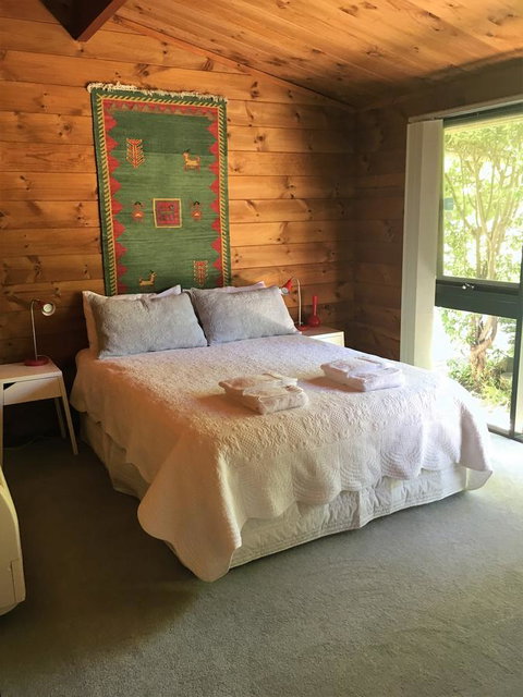 Hilltop - Accommodation Melbourne 8
