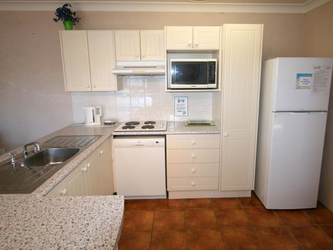 Lake Edge Apartments - Accommodation Melbourne 6