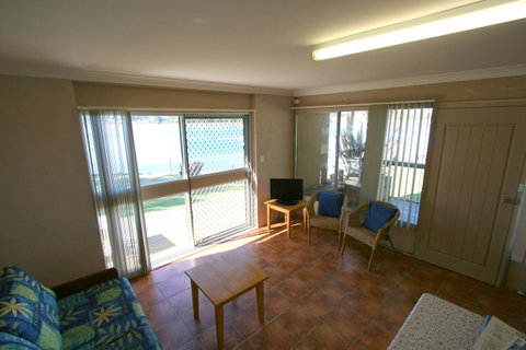 Lake Edge Apartments - Accommodation Melbourne 10