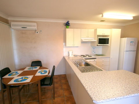 Lake Edge Apartments - Accommodation Melbourne 7