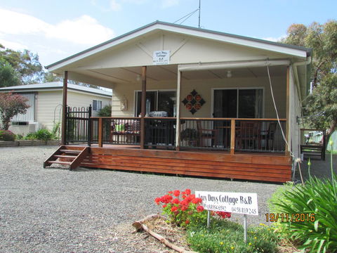 Lazy Days Cottage - Victor Harbor - Melbourne 4u 0