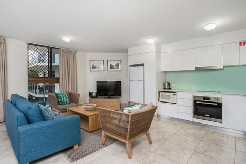 Bayview Beachfront Apartments, In Town Right On The Beach - Accommodation Melbourne 40