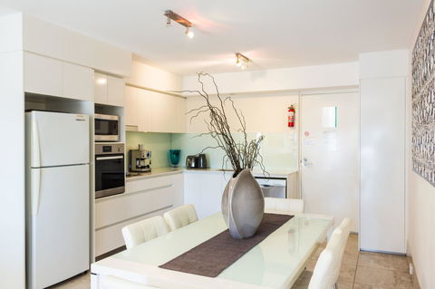 Bayview Beachfront Apartments, In Town Right On The Beach - Accommodation Melbourne 42