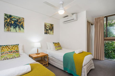 Bayview Beachfront Apartments, In Town Right On The Beach - Accommodation Melbourne 34