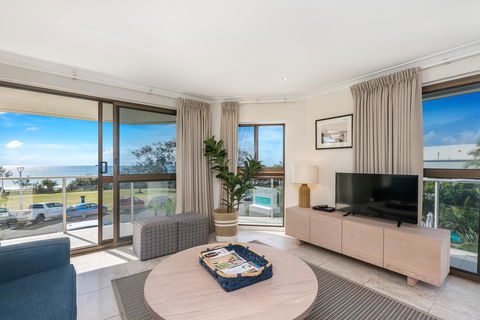 Bayview Beachfront Apartments, In Town Right On The Beach - Accommodation Melbourne 36