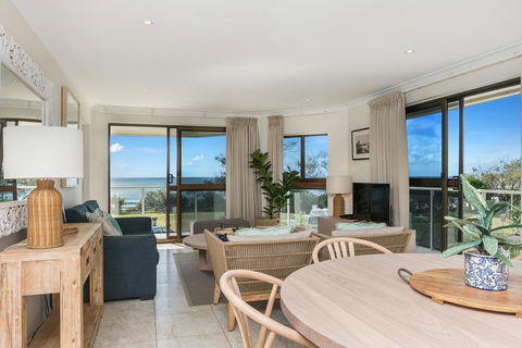 Bayview Beachfront Apartments, In Town Right On The Beach - Accommodation Melbourne 30