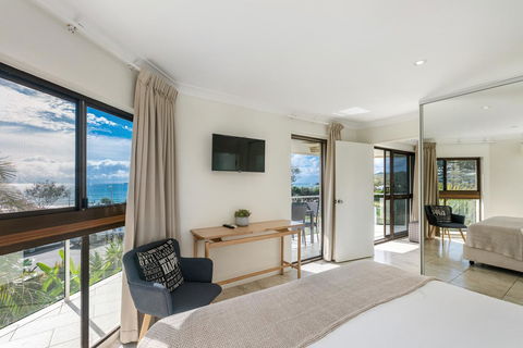 Bayview Beachfront Apartments, In Town Right On The Beach - Accommodation Melbourne 33