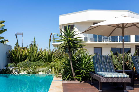 Bayview Beachfront Apartments, In Town Right On The Beach - Accommodation Melbourne 17