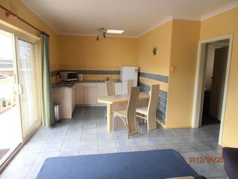 Esplanade Apartments At West Beach - Accommodation Melbourne 6