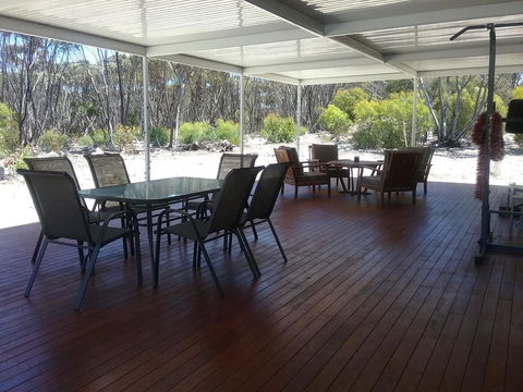 The Island House - Accommodation Melbourne 0