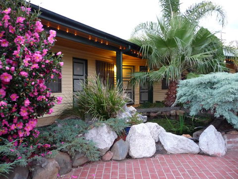 Ten Dollar Town Motel - Accommodation Melbourne 3