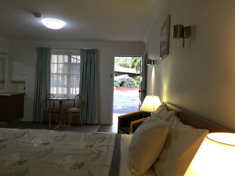 Ten Dollar Town Motel - Accommodation Melbourne 29