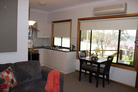 Owl Place In Hahndorf - Melbourne 4u 2