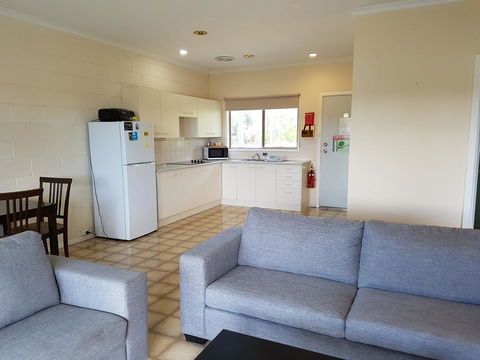 Marion Bay Holiday Villas - Melbourne 4u 0