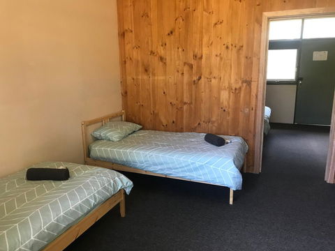 Longwood Retreat - Melbourne 4u 7