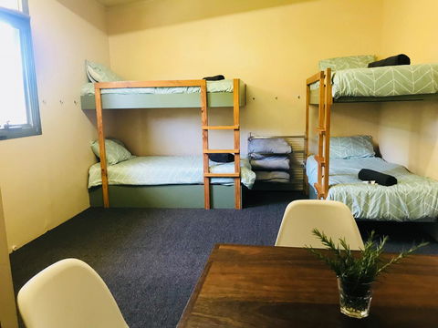 Longwood Retreat - Melbourne 4u 17
