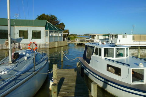 Boat Haven Studios - Melbourne 4u 8