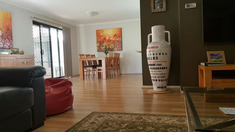 Jacaranda Homestay - Melbourne 4u 5