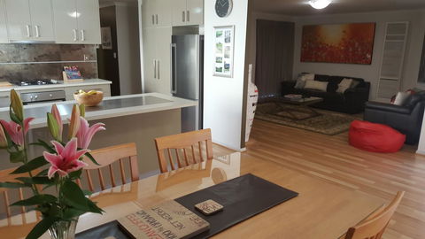 Jacaranda Homestay - Melbourne 4u 3