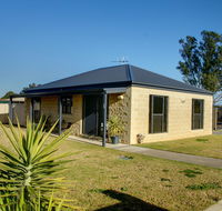 DBJ Holiday Units - Accommodation Melbourne