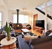 Hudson Bay  Basin View-Pet Friendly-15 Mins to Hyams Beach - Accommodation Melbourne