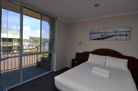 Hilton Beachfront Motel - Melbourne 4u 34